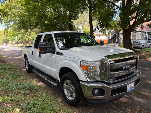 Used 2016 Ford F250 XLT w/ XLT Value Package RWD image 4