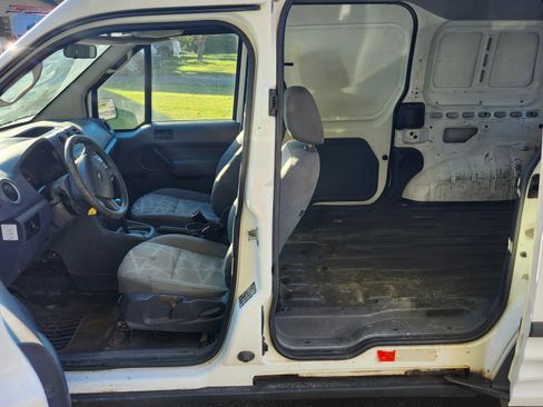 Used 2013 Ford Transit Connect XL image 1