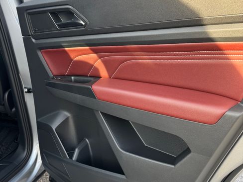 Used 2021 Volkswagen Atlas Cross Sport SEL Premium image 17