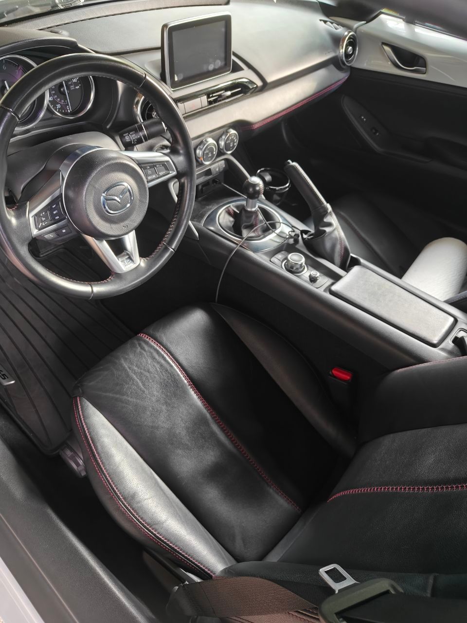 Used 2016 MAZDA MX-5 Miata Grand Touring RWD image 12