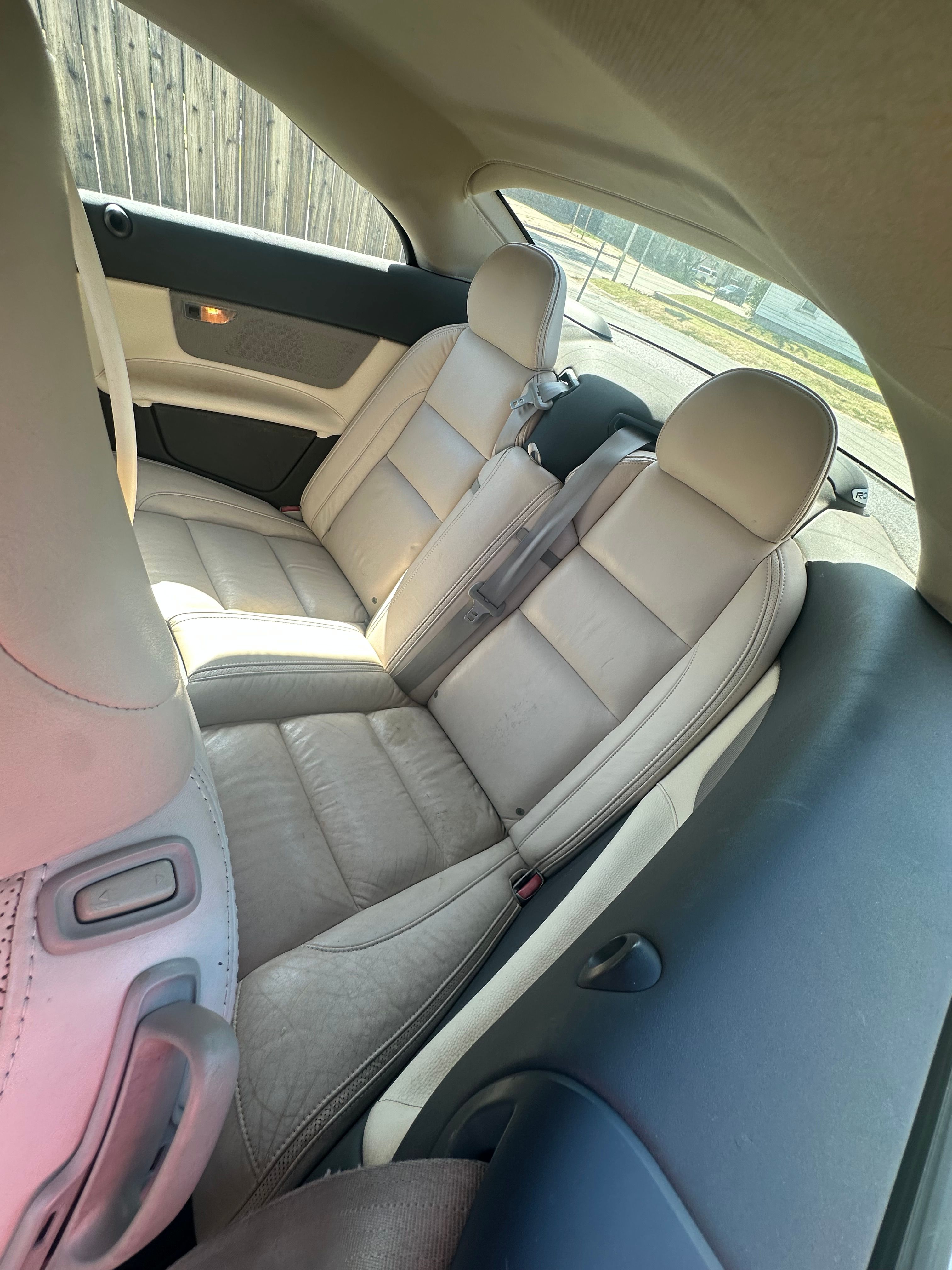Used 2011 Volvo C70 T5 FWD image 9