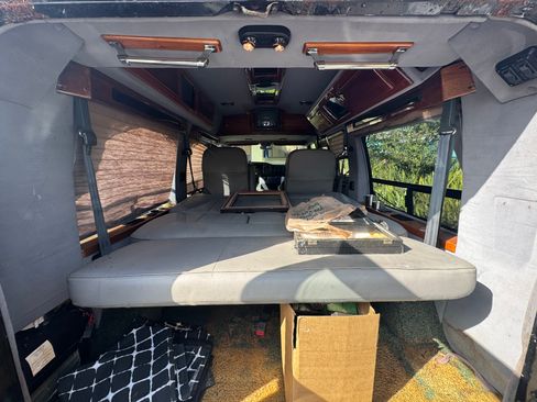 Used 1998 Dodge B1500 image 9