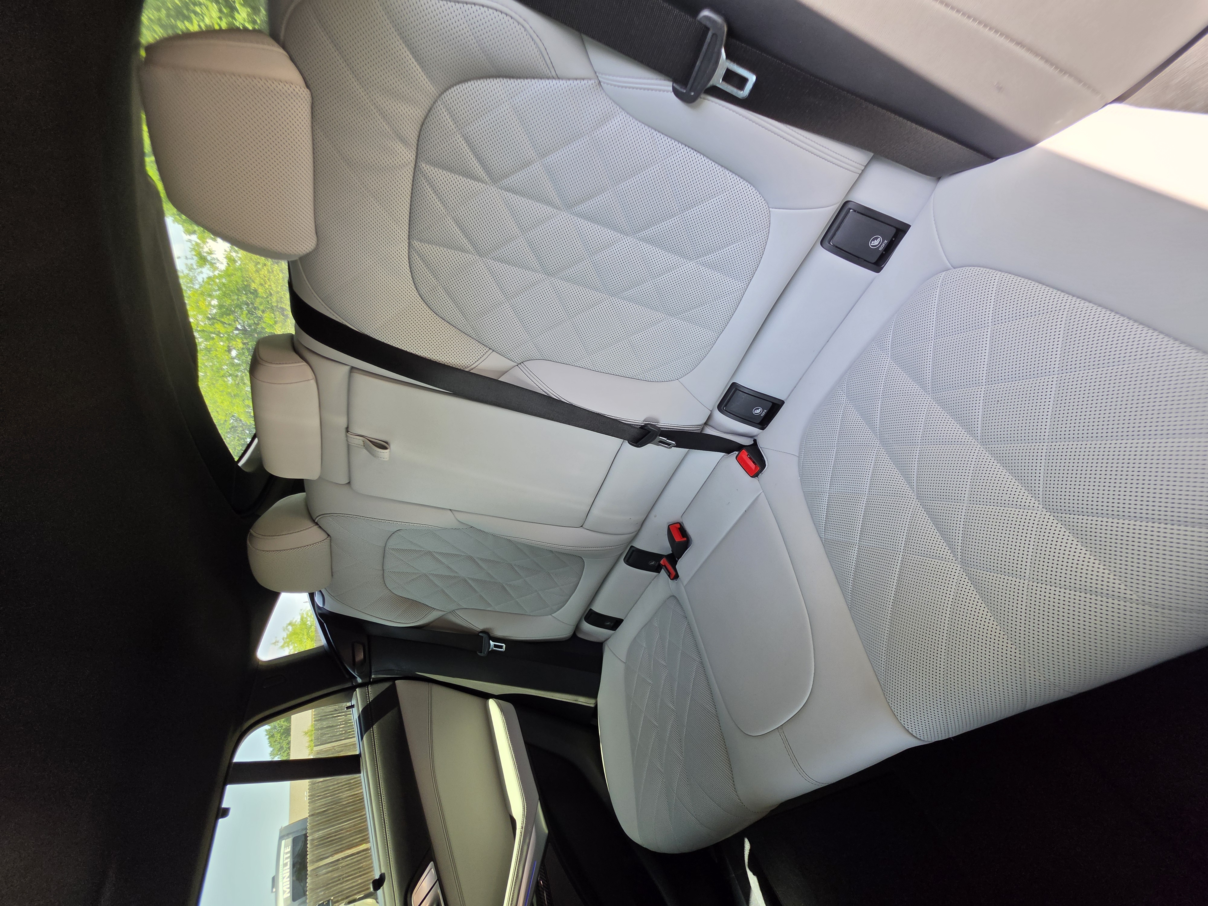 Used 2023 BMW X6 M50i w/ Executive Package AWD/4WD image 6