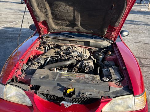 Used 1996 Ford Mustang Convertible RWD image 29