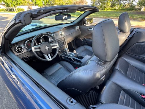Used 2007 Ford Mustang GT RWD image 2