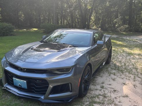 Used 2019 Chevrolet Camaro ZL1 RWD image 6