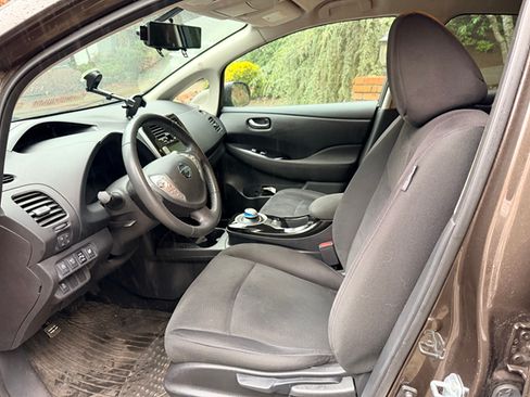 Used 2017 Nissan Leaf SV image 4