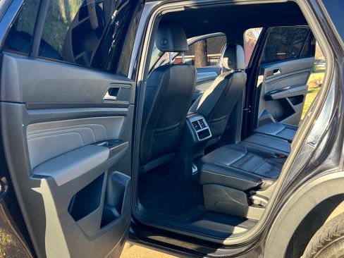 Used 2022 Volkswagen Atlas Cross Sport SE image 14