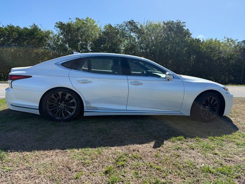 Used 2019 Lexus LS 500 w/ Interior Upgrade Package image 8