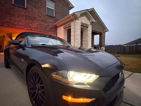 Used 2019 Ford Mustang GT Premium RWD image 9