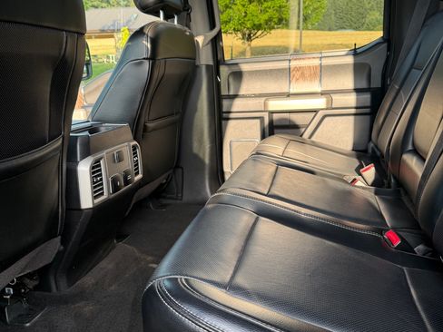 Used 2017 Ford F250 Lariat w/ Lariat Value Package AWD/4WD image 28