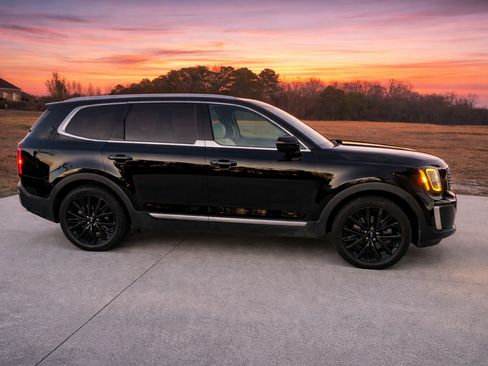 Used 2021 Kia Telluride SX w/ Towing Package image 1