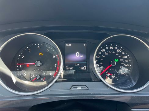 Used 2018 Volkswagen Tiguan SE image 18