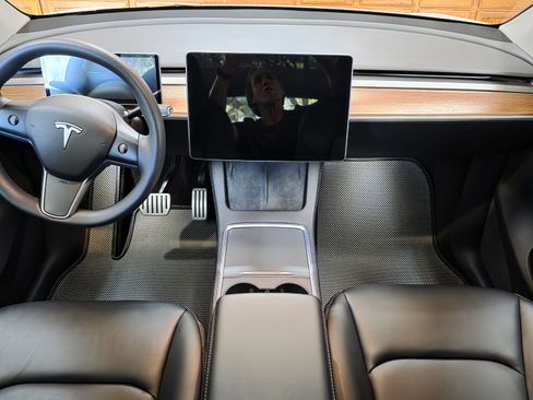 Used 2022 Tesla Model Y Performance image 15