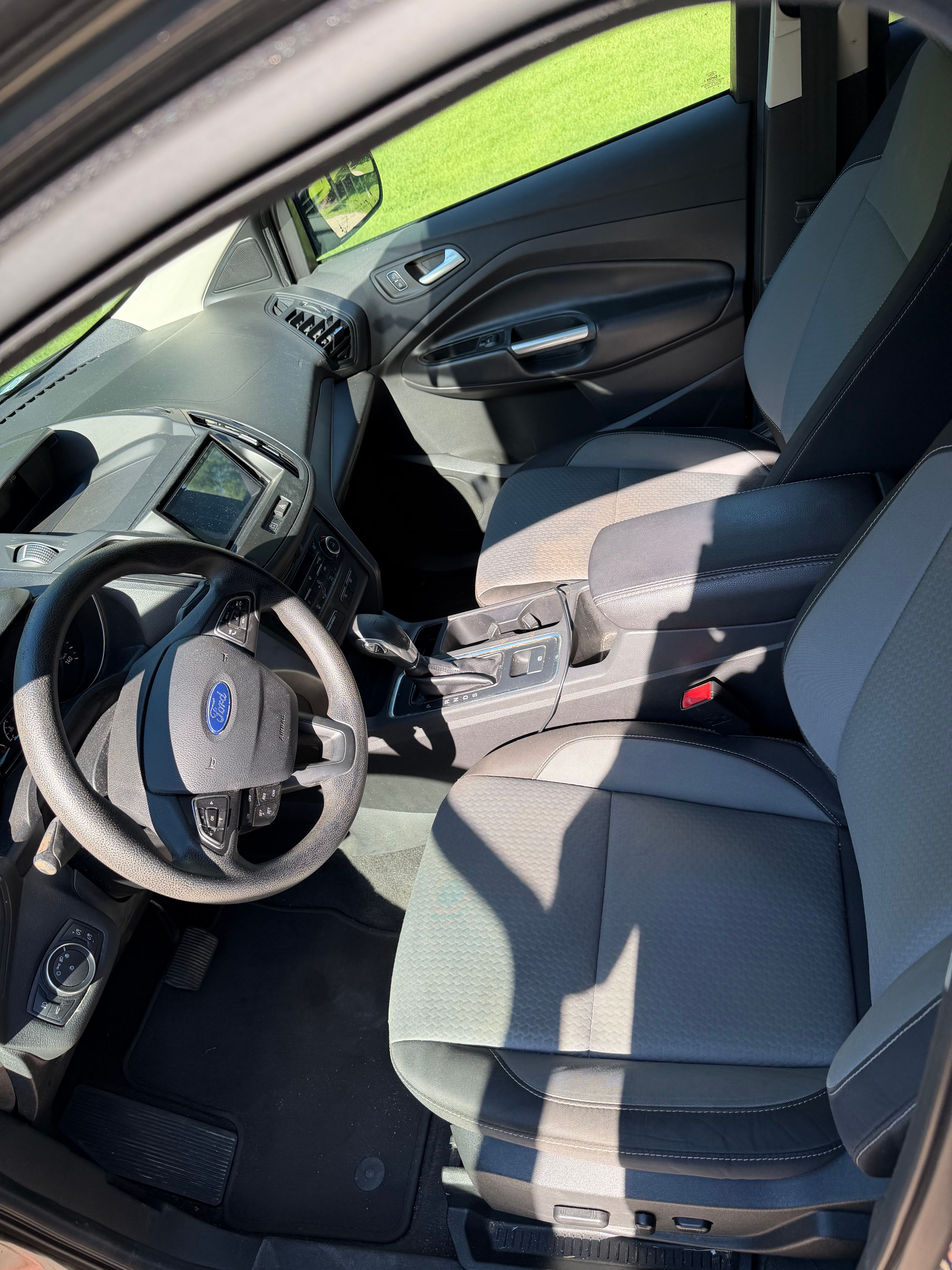 Used 2018 Ford Escape SE FWD image 9