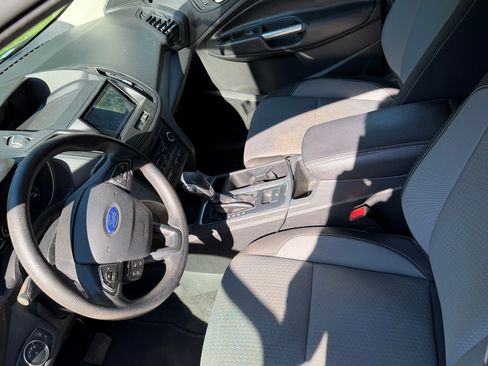 Used 2018 Ford Escape SE FWD image 9