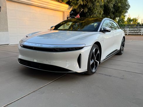 Used 2023 Lucid Air Touring image 2
