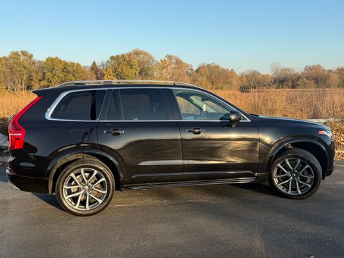 Used 2017 Volvo XC90 T6 Momentum w/ Vision Package image 8