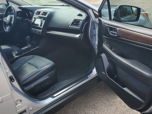 Used 2017 Subaru Outback 2.5i Limited image 23