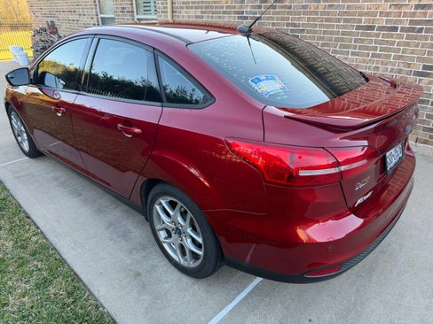 Used 2015 Ford Focus SE w/ Equipment Group 201A image 5