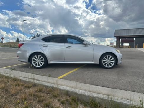 Used 2010 Lexus IS 250 w/ Premium Pkg Value Edition RWD image 8