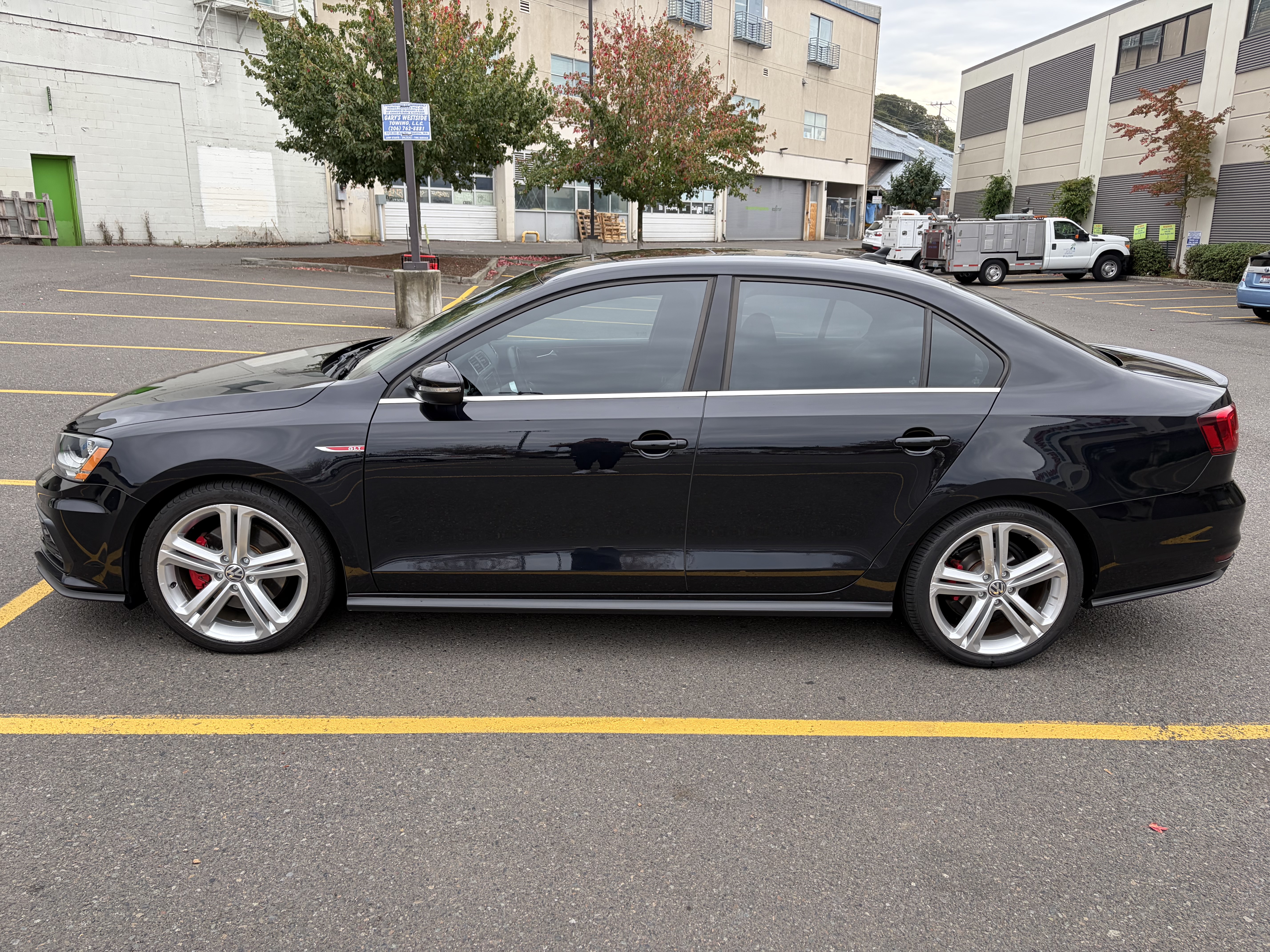 Used 2017 Volkswagen Jetta GLI FWD image 5