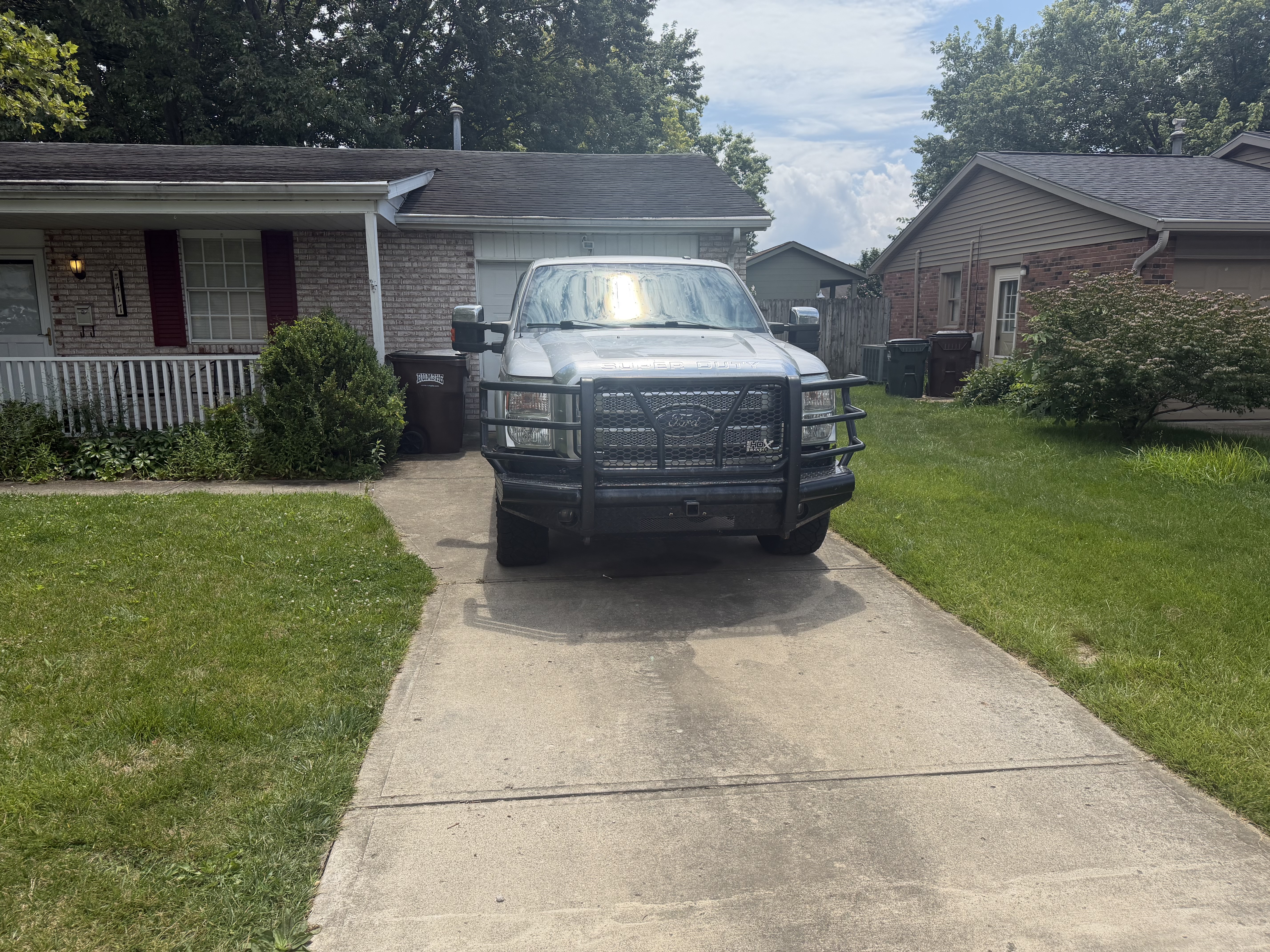 Used 2014 Ford F250 Platinum w/ Platinum Package AWD/4WD image 2