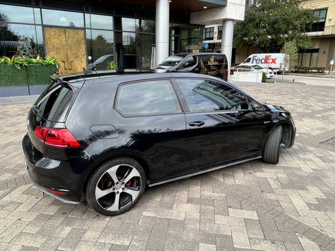 Used 2015 Volkswagen GTI SE image 8