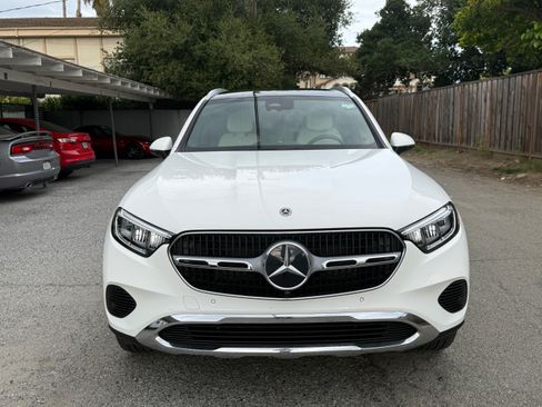 Used 2024 Mercedes-Benz GLC 300 4MATIC image 32