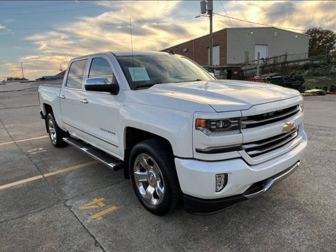 Used 2017 Chevrolet Silverado 1500 LTZ Z71 w/ LTZ Plus Package image 2