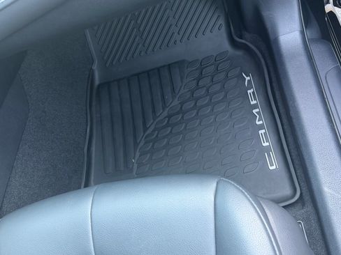 Used 2020 Toyota Camry SE w/ Convenience Package FWD image 15