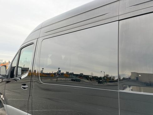 Used 2024 Mercedes-Benz Sprinter 2500 image 10