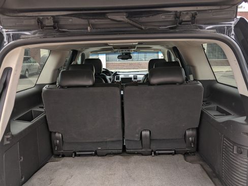 Used 2008 Cadillac Escalade ESV AWD image 19