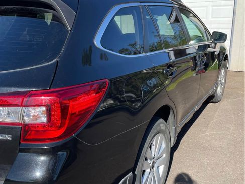 Used 2019 Subaru Outback 2.5i Premium image 2