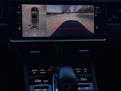 Used 2022 Porsche Cayenne image 19