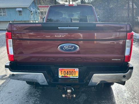 Used 2017 Ford F250 XLT w/ XLT Premium Package image 6