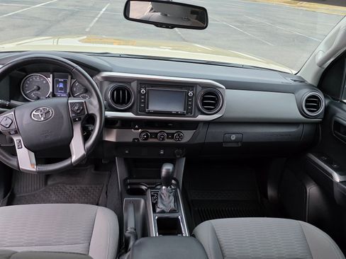 Used 2017 Toyota Tacoma SR5 w/ Tow Package image 20