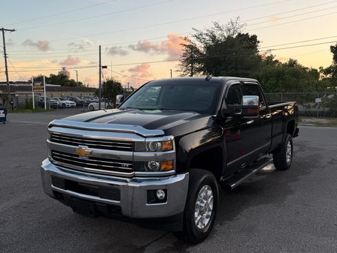 Used 2019 Chevrolet Silverado 3500 LTZ AWD/4WD image 5