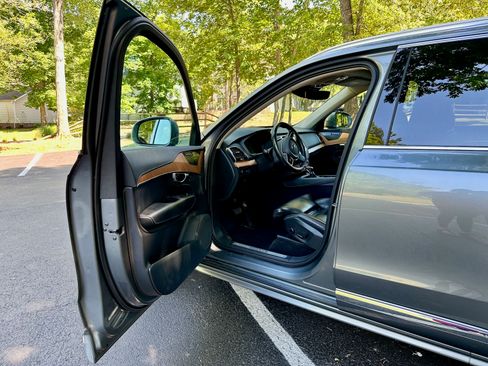 Used 2020 Volvo XC90 T6 Inscription w/ Protection Package Premier AWD/4WD image 16
