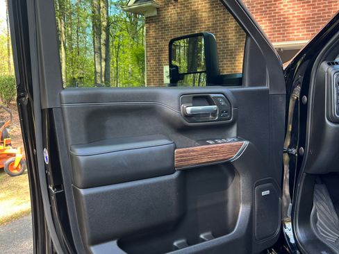 Used 2023 Chevrolet Silverado 2500 High Country w/ Z71 Off-Road Package AWD/4WD image 12