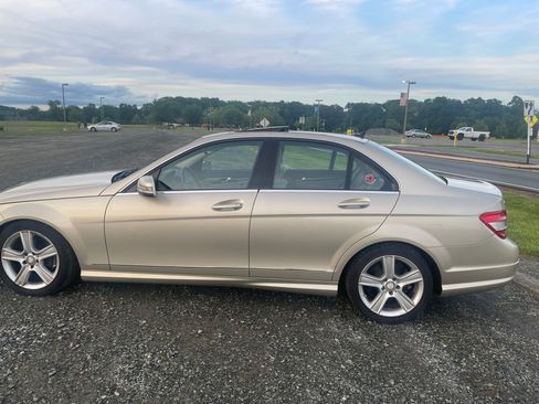 Used 2011 Mercedes-Benz C 300 4MATIC Sedan image 5