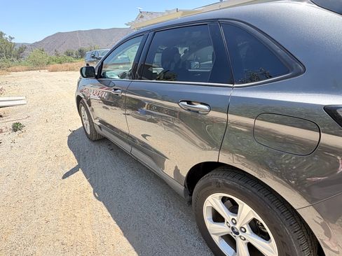 Used 2020 Ford Edge SE FWD image 12