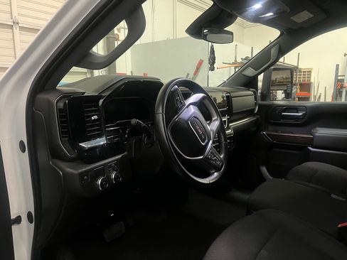 Used 2024 GMC Sierra 3500 SLE image 8