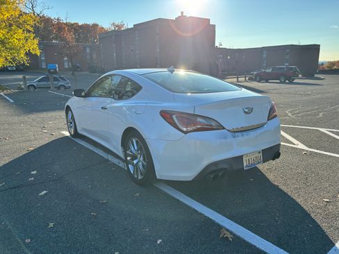 Used 2013 Hyundai Genesis 2.0T image 25