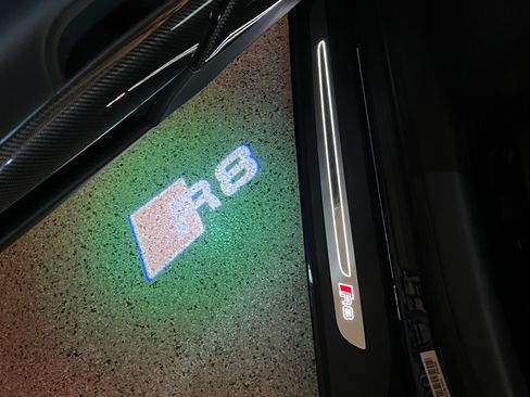 Used 2014 Audi R8 V8 w/ Full Leather Package image 23