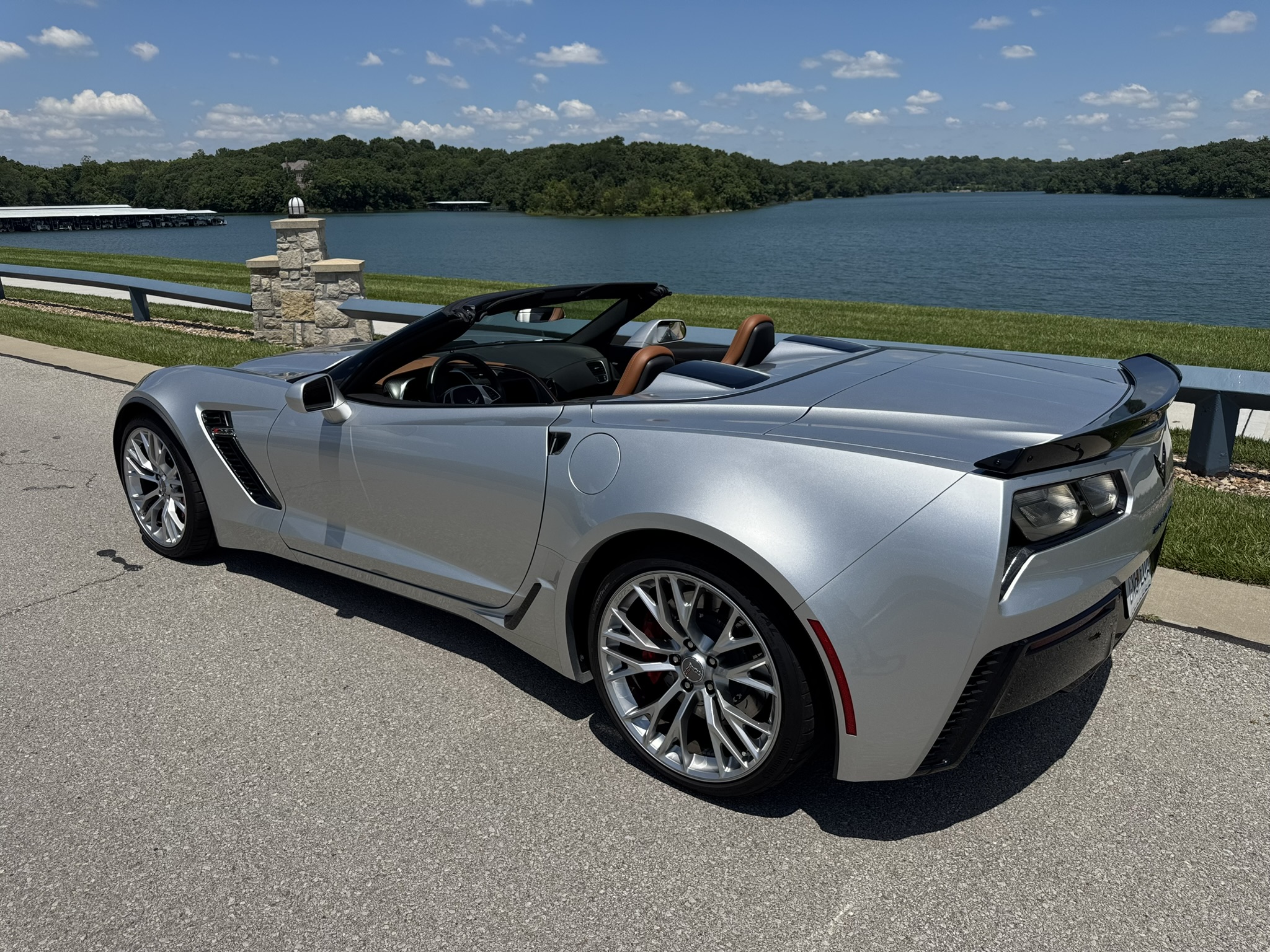 Used 2016 Chevrolet Corvette Z06 w/ 2LZ Preferred Equipment Group RWD image 5