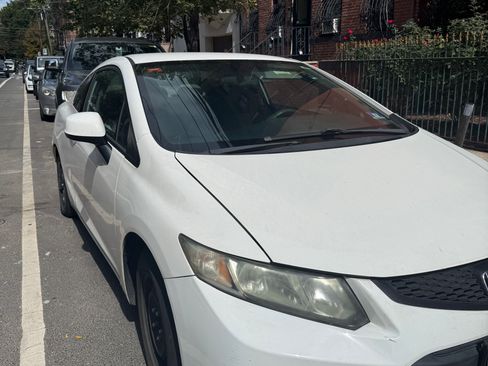Used 2013 Honda Civic LX image 2