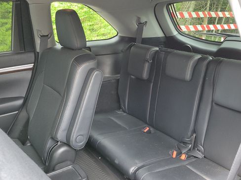 Used 2016 Toyota Highlander Limited AWD/4WD image 10