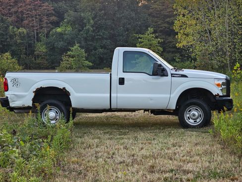 Used 2014 Ford F250 XL w/ Power Equipment Group image 4