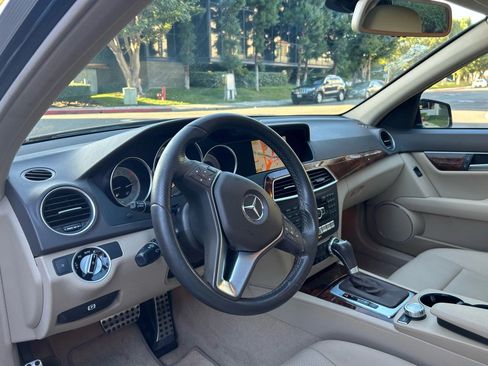 Used 2012 Mercedes-Benz C 250 Sedan w/ Comand Single Disc Pkg image 22